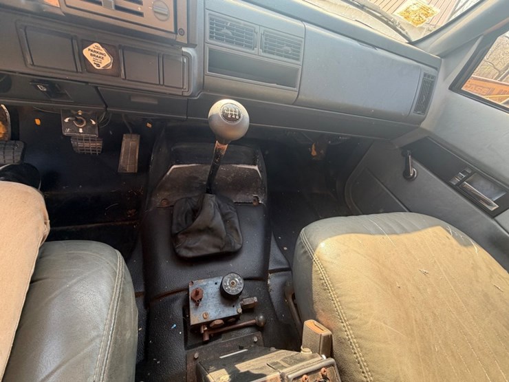 #31743-•-1996-gmc-c7h-single-axle-dump-truck-image-18