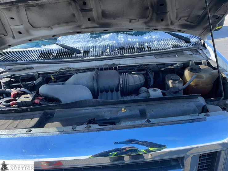 2011-ford-cargo-image-9