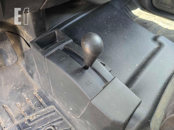 2015-chevrolet-silverado-1500-image-15