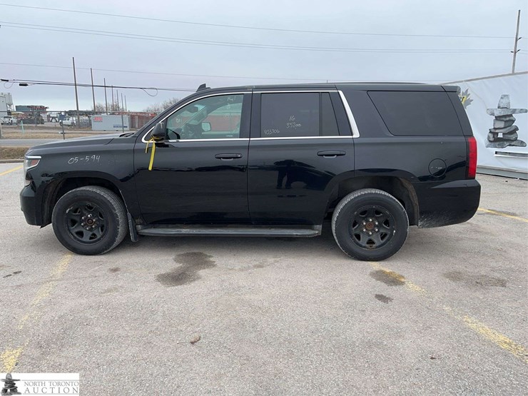 2016-chevrolet-tahoe-image-8