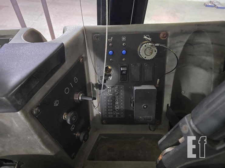 2015-caterpillar-815f-2-image-27