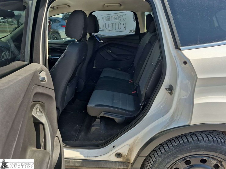 2013-ford-escape-image-15