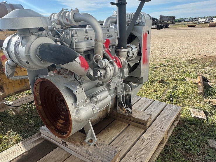 caterpillar-engine-image-2