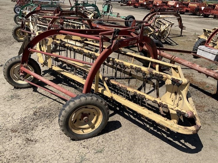 new-holland-260-image-14