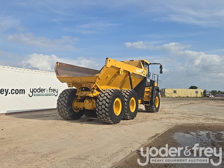 2022-deere-260e-image-5