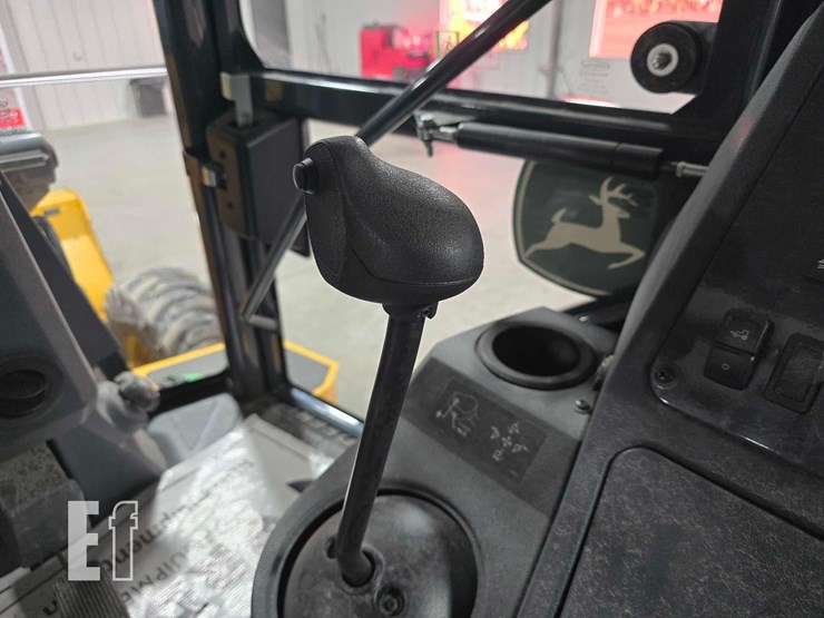 2023-deere-320-p-tier-image-17