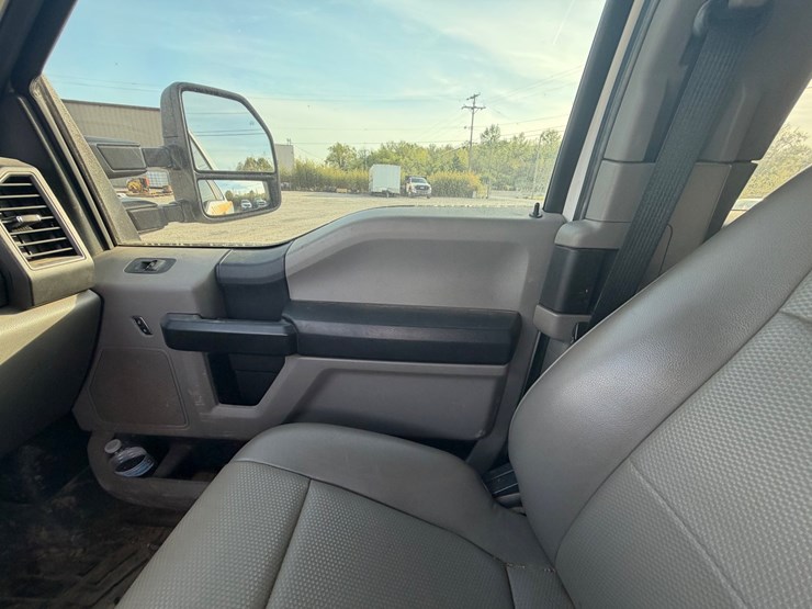 2020-ford-f250-image-15