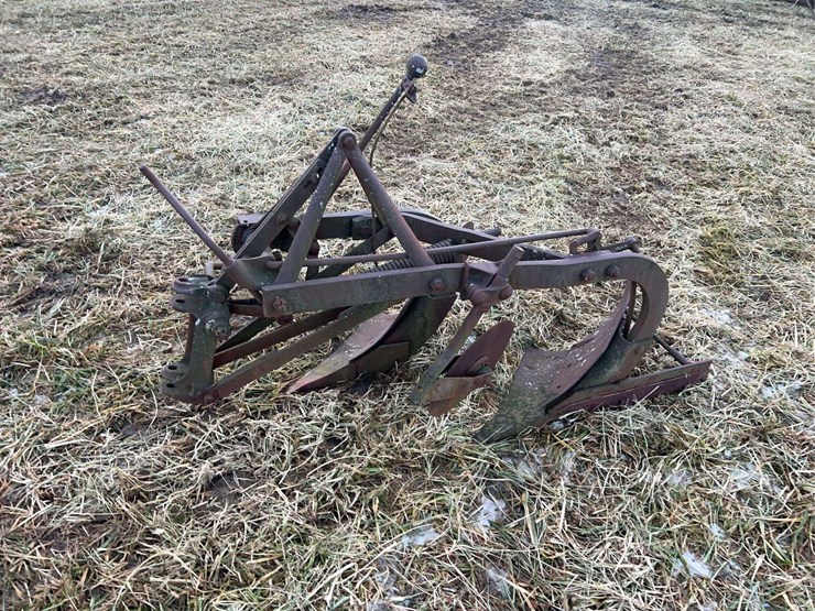 two-bottom-fordson-plow-image-4