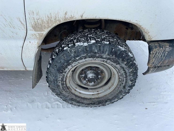 2009-ford-cargo-image-27