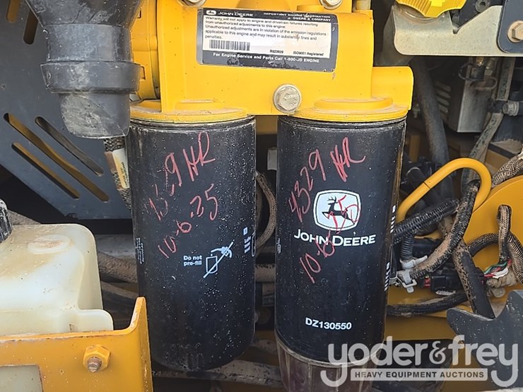 2022-deere-260e-image-91