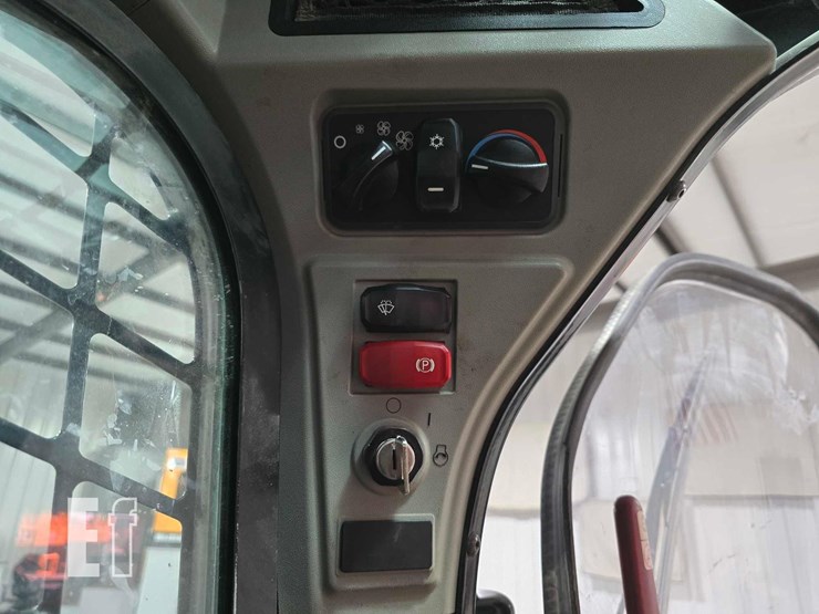 2023-caterpillar-289d3-image-18