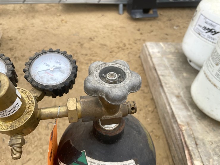#3922-•-(7)-refrigerant-tanks-and-(1)-nitrogen/argon-tank-image-7
