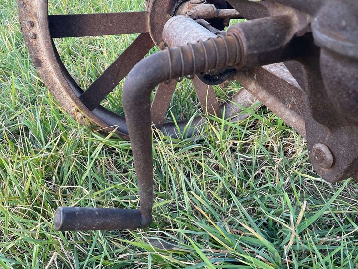 1927-fordson-tractor-image-16