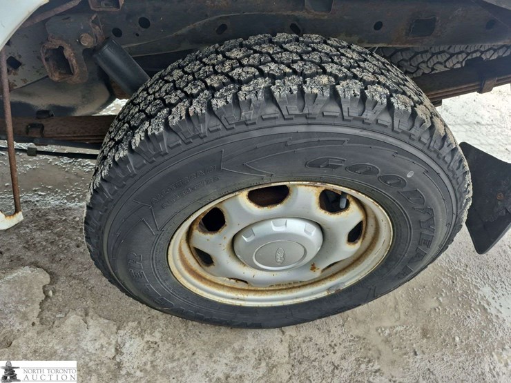 2011-ford-f150-image-28