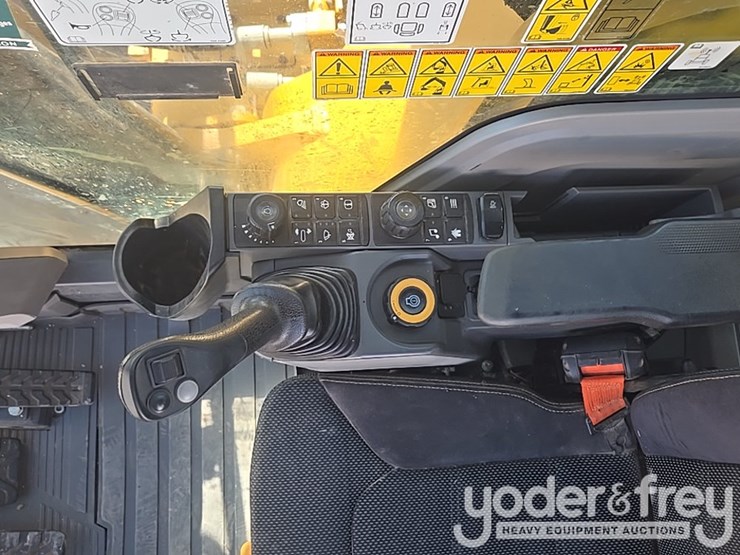 2019-caterpillar-336-image-73