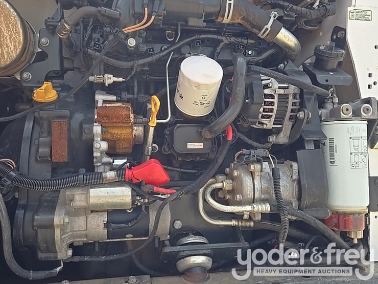 2021-bobcat-t740-image-51