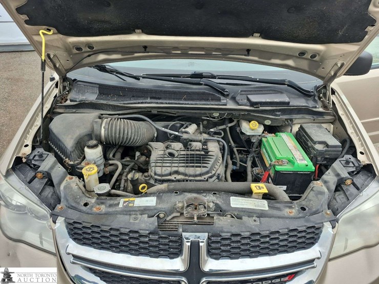 2015-dodge-grand-caravan-sxt-image-10