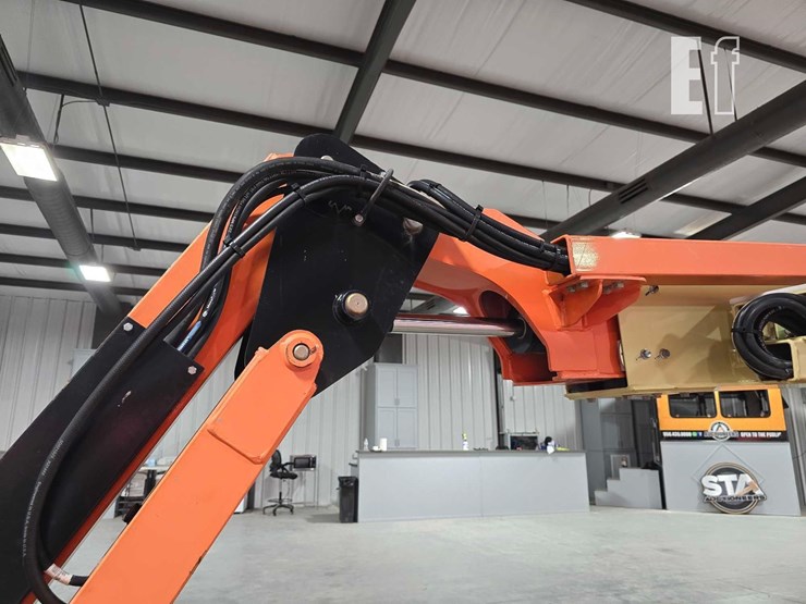 2019-jlg-460sj-image-19