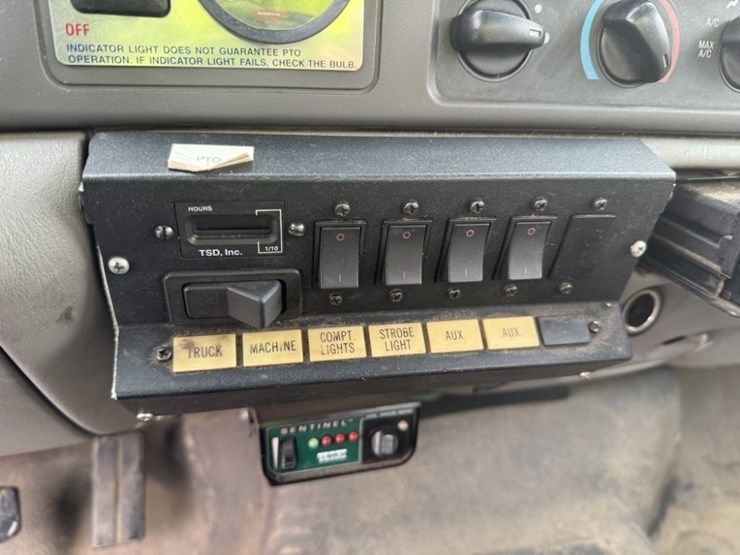 2001-ford-f550-xl-sd-image-35