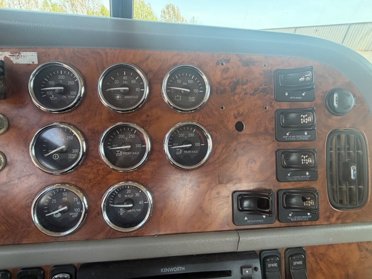 2009-peterbilt-367-image-49