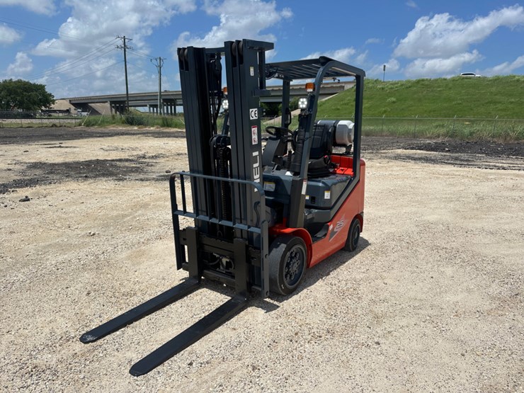 heli-5k-forklift-image-1