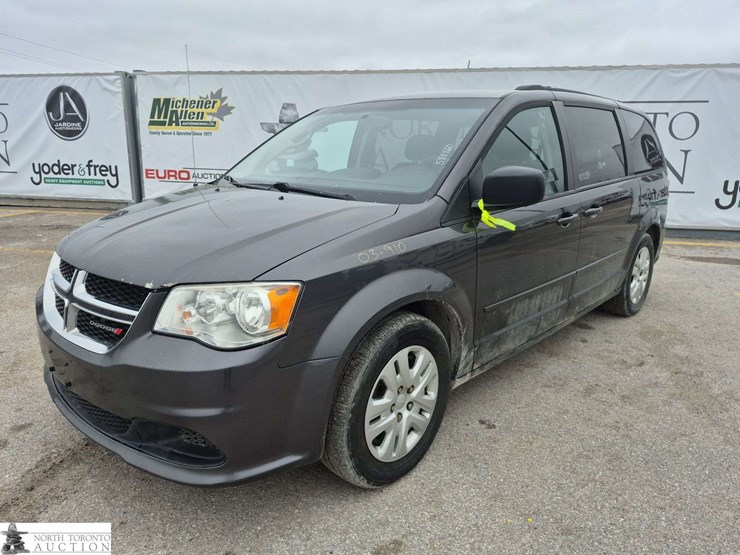 2017-dodge-grand-caravan-sxt-image-1
