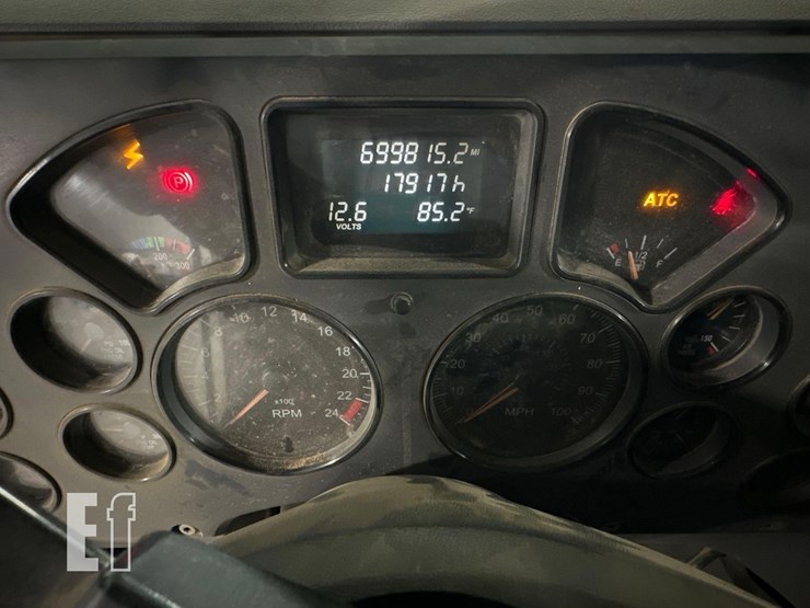 2010-mack-pinnacle-cxu613-image-17