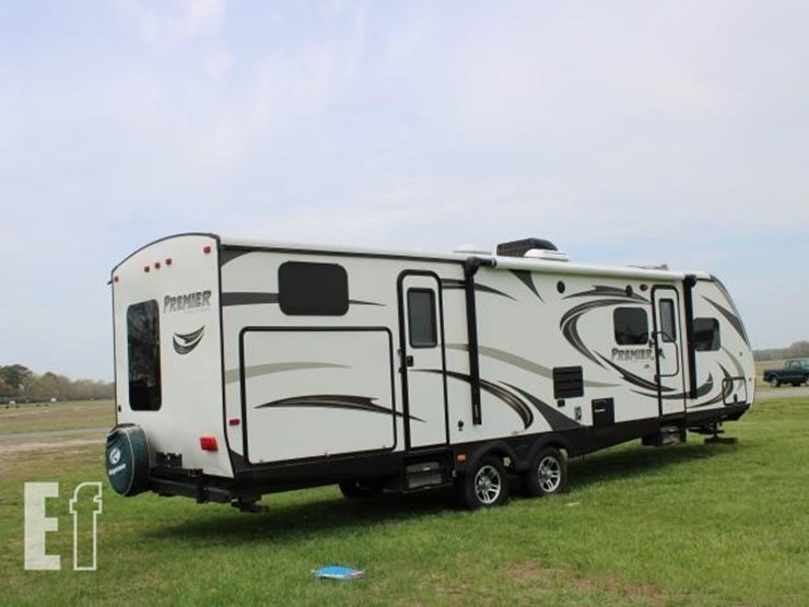 #6302-2015-keystone-ultra-lite-premier-by-bullet-3-image-2