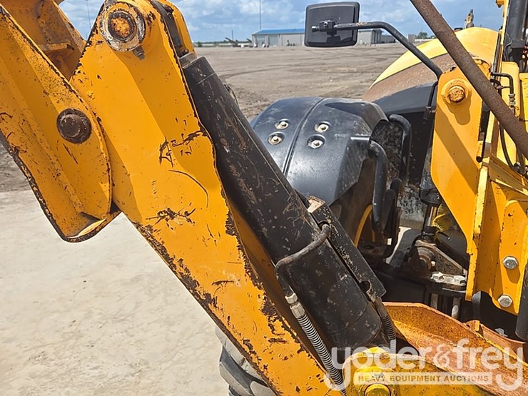 2018-jcb-512-56-image-27