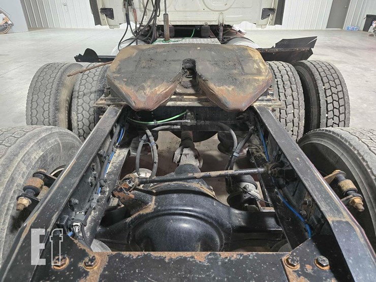 2016-freightliner-cascadia-125-image-23