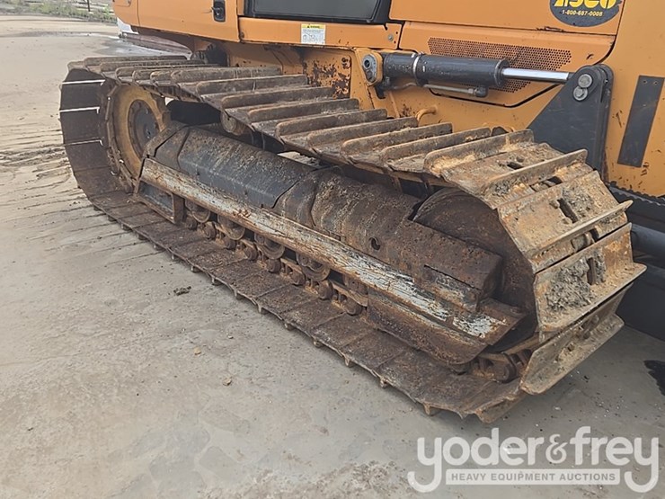 2016-case-750m-image-17