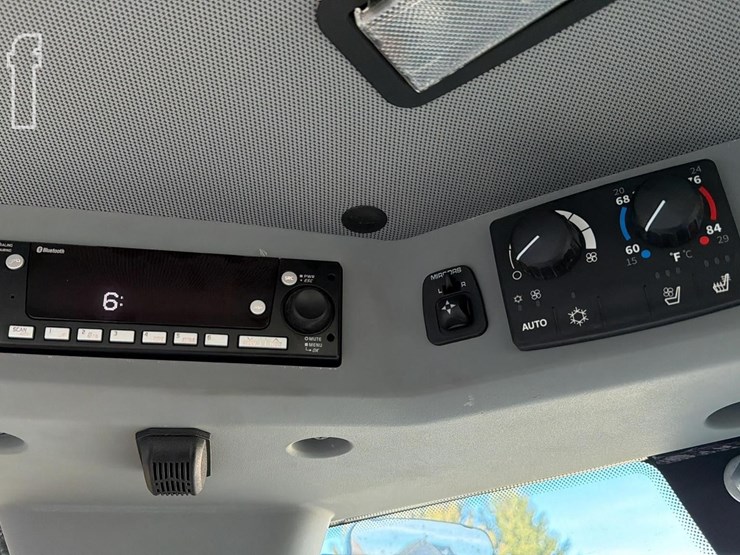 2024-deere-624-p-tier-image-14