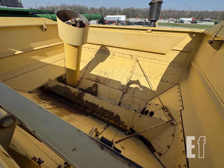 1987-new-holland-tr86-image-18