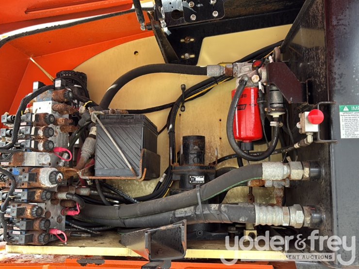 2014-jlg-800aj-image-23
