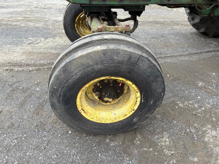 john-deere-4010-image-6