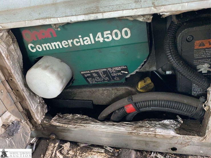 2011-ford-cargo-image-26