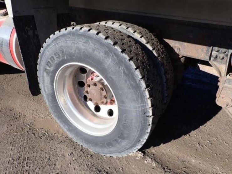 2013-kenworth-t800-image-53