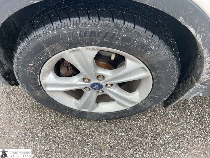 2014-ford-escape-image-25