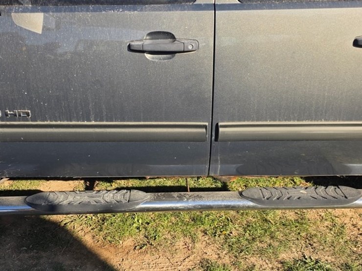 2011-chevrolet-2500-image-11