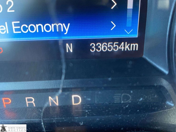 2017-ford-explorer-image-17