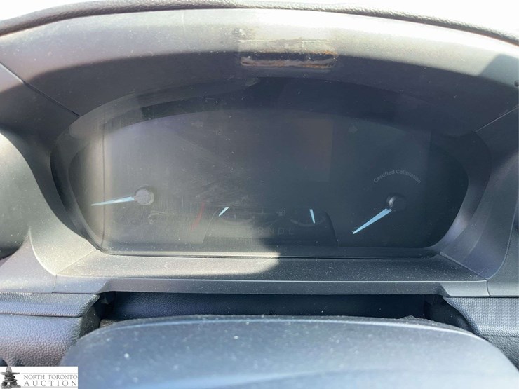 2020-ford-explorer-image-10