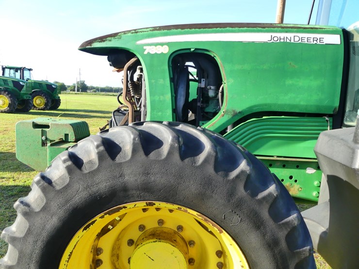 2011-john-deere-7330-image-9