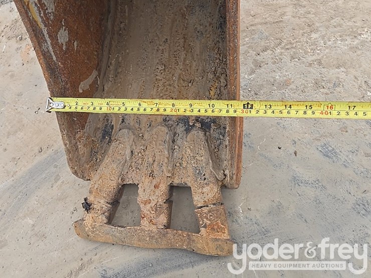 2022-deere-26g-image-25