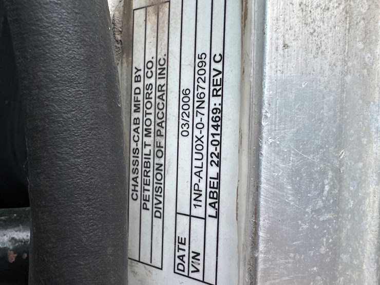 2007-peterbilt-357-image-8