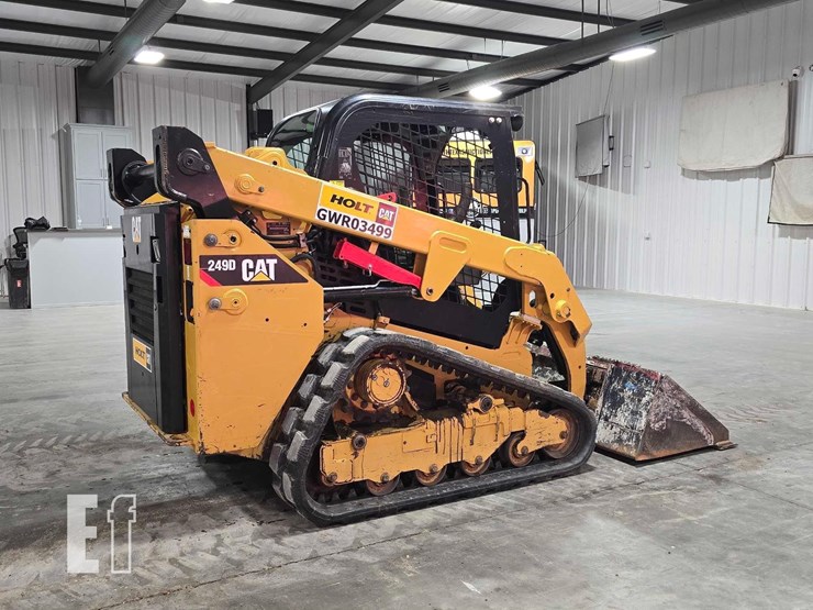 2020-caterpillar-249d-image-3