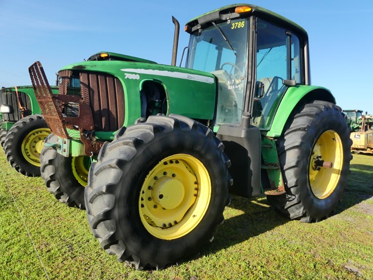 2011-john-deere-7330-image-1