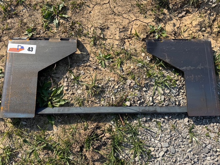 #43-•-3/8"-thick-quick-tach-cut-out-mount-plate-image-1