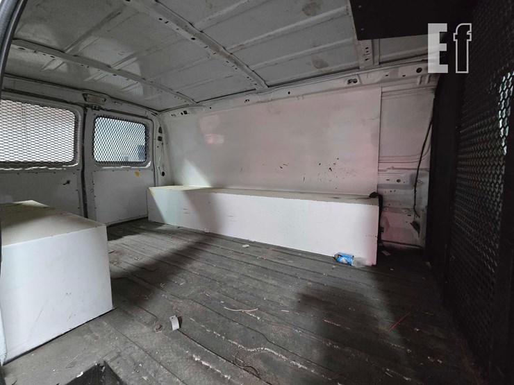 2005-ford-e150-image-15