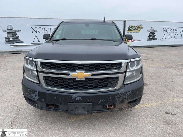 2016-chevrolet-tahoe-image-2