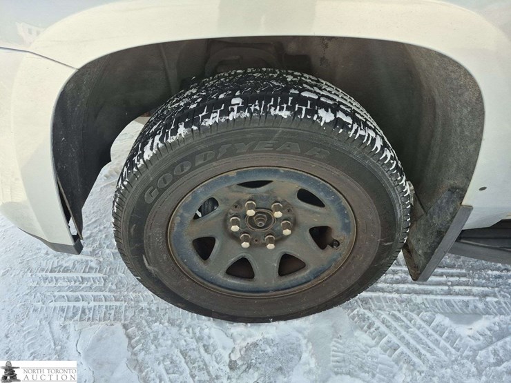 2017-chevrolet-tahoe-image-21